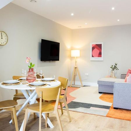 Guestready - Encantando O Apartamento 2Br No Newmarket Hall Dublin Dış mekan fotoğraf